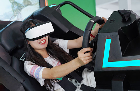 Proyeksi Immersive Indoor VR Roller Coaster 360 Simulator Game Mesin 0