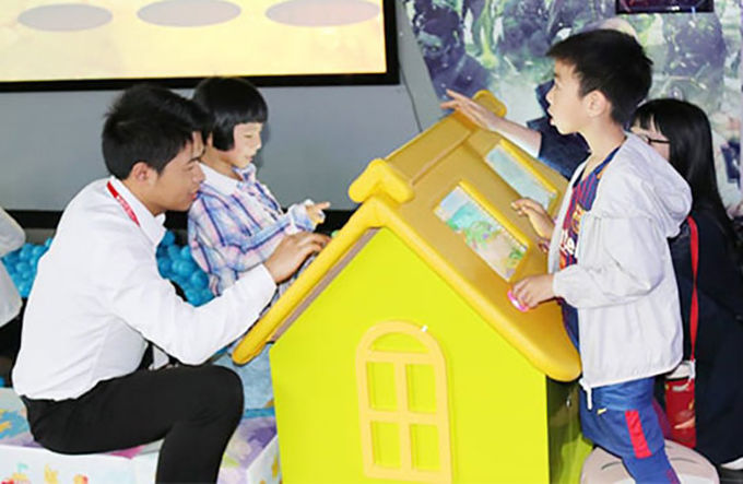 Peralatan Taman Hiburan Anak-anak AR Lukisan Sistem Proyeksi Game Interaktif 2