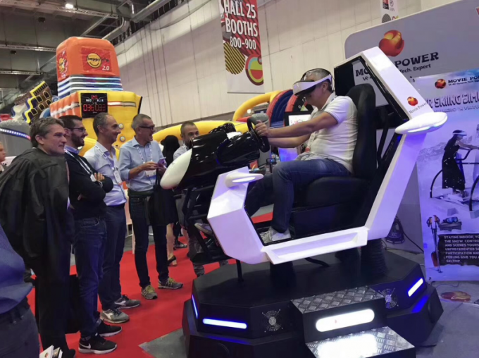 berita perusahaan terbaru tentang Peralatan Simulator VR Daya Film Pada Pameran Canton ke-122  1