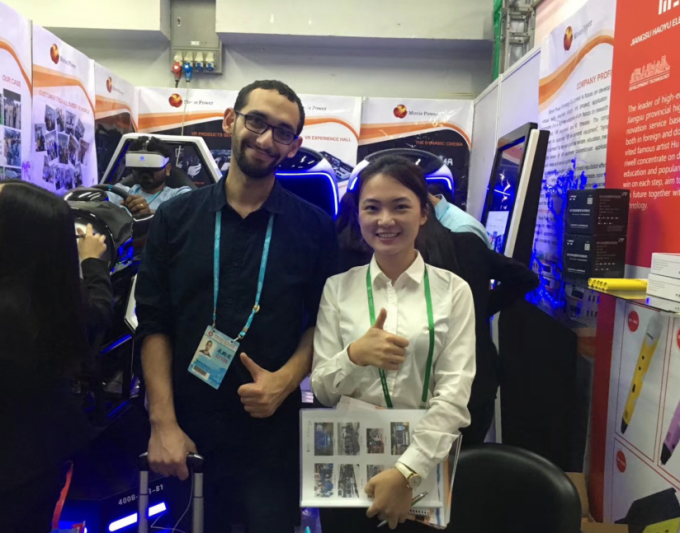 berita perusahaan terbaru tentang Peralatan Simulator VR Daya Film Pada Pameran Canton ke-122  3
